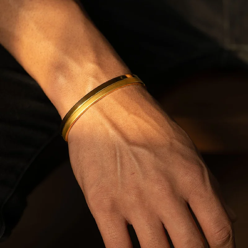 Gold / M / None